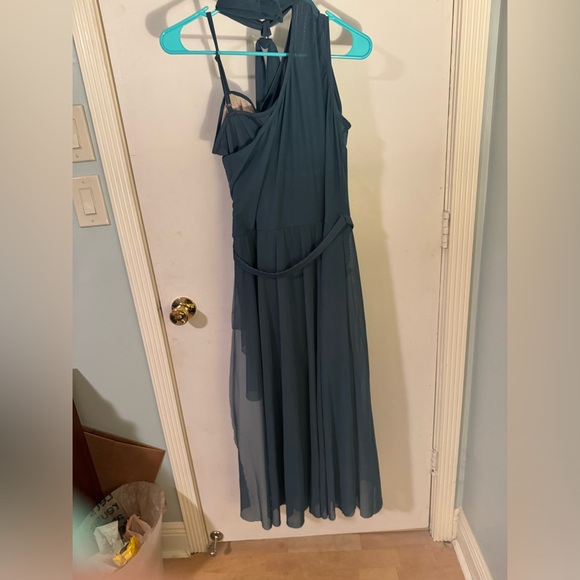 Adult Large Green One Shoulder Tied Neck Lyrical Dress
D13079 Balera Performance - Picture 4 of 5